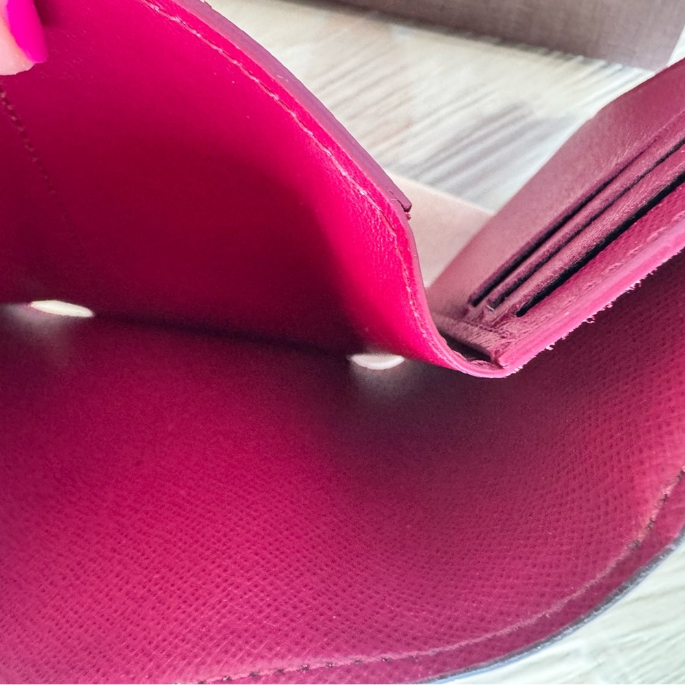 Louis Vuitton Victorine Wallet in Monogram Fuschia - Picture 4 of 12